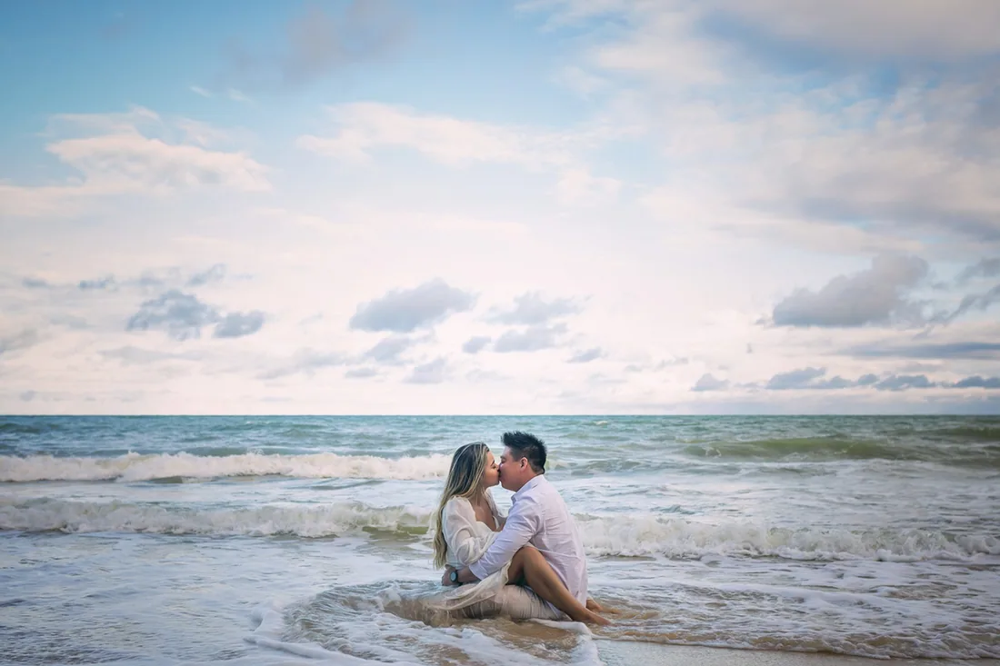 Casal fotografado pelo Estúdio Victor Pimentel em ensaio externo